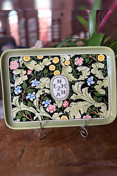 BANDEIJA FLORAL VERDE COM PRETO